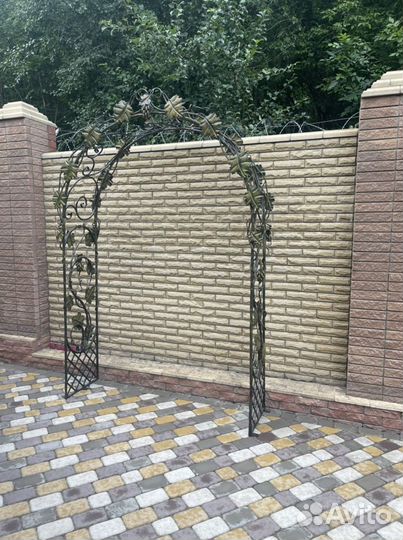 Арка кованная для благоустройства