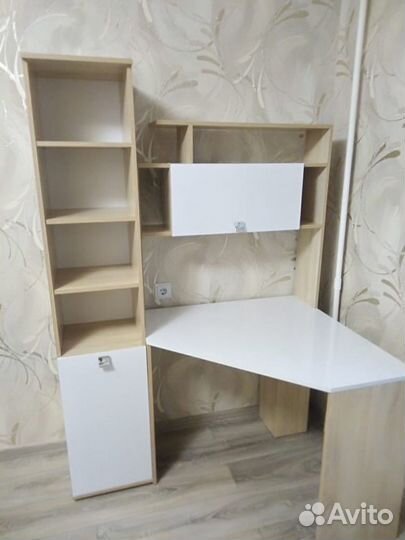 Компьютерный стол с пеналом №11