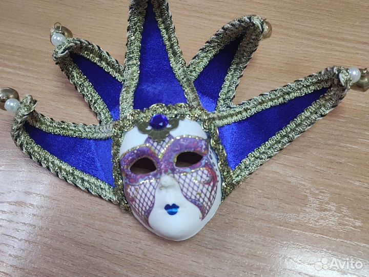 Венецианская маска декоративная
