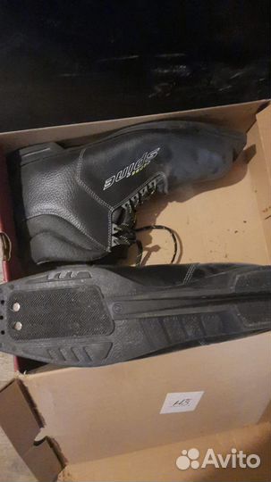 Лыжные ботинки