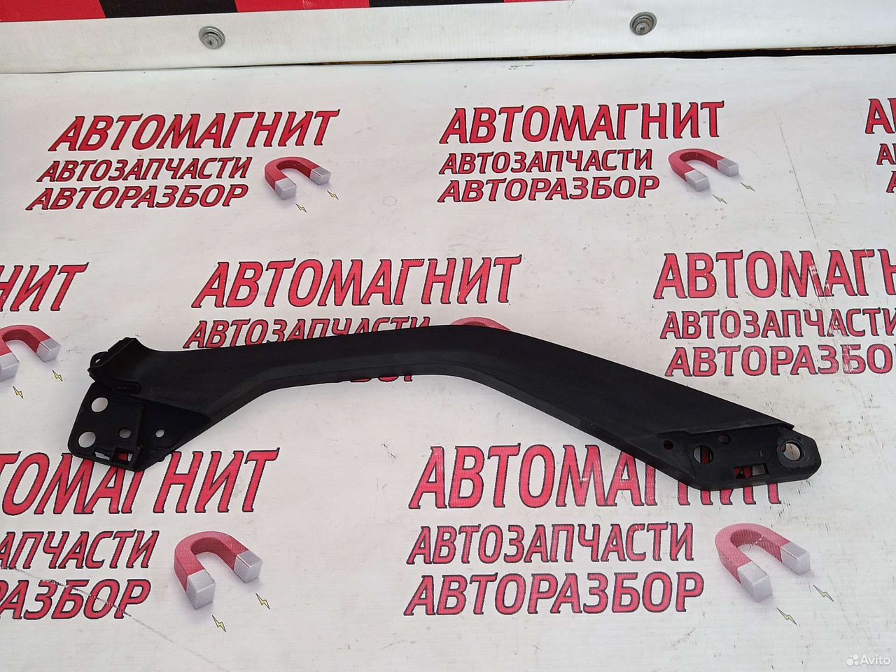 Кронштейн ручки центральной консоли Джили Кулрей