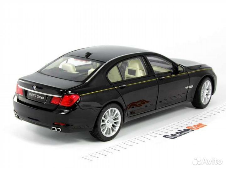 1/18 Kyosho BMW 760Li чёрный кузов светлый салон