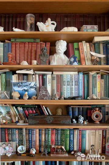 Книги, пластинки, мебель, посуда скупка