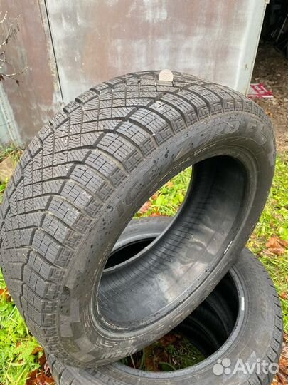 Pirelli Ice Zero 215/55 R17