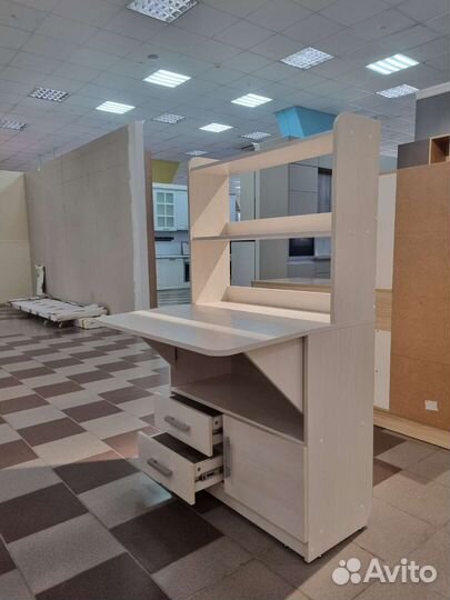 Стол письменный. Стол. Стол компьютерный