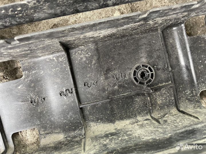 Дефлектор радиатора Geely Tugella Оригинал