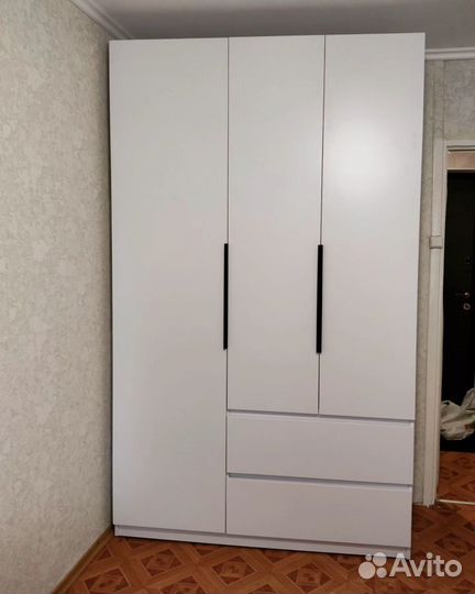 Угловой шкаф