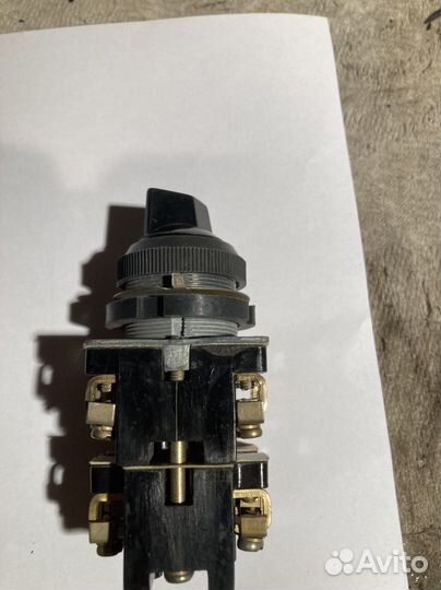 Преключатель пе-011