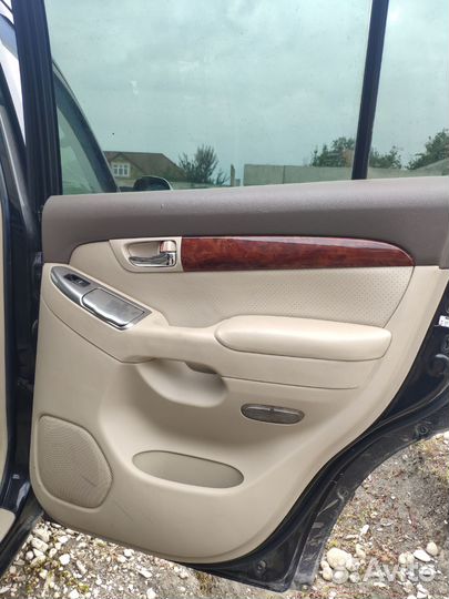 Двери на Прадо 120