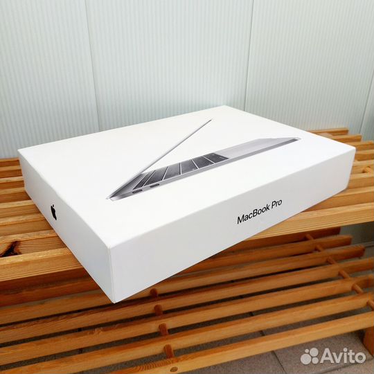 Коробка от MacBook Pro 13 inch