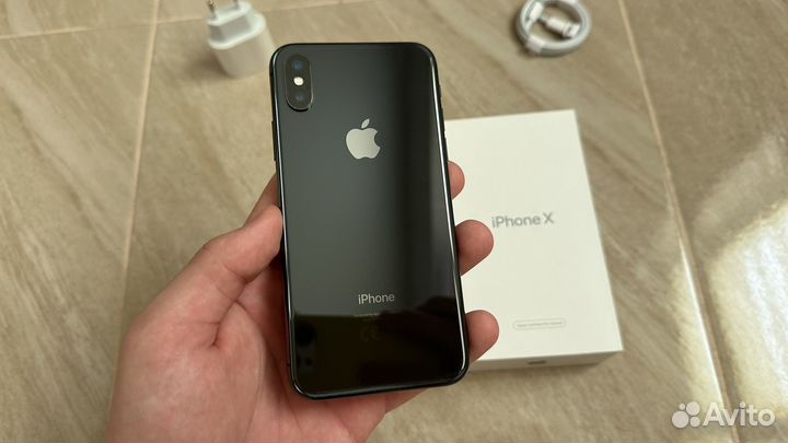 iPhone X, 64 ГБ