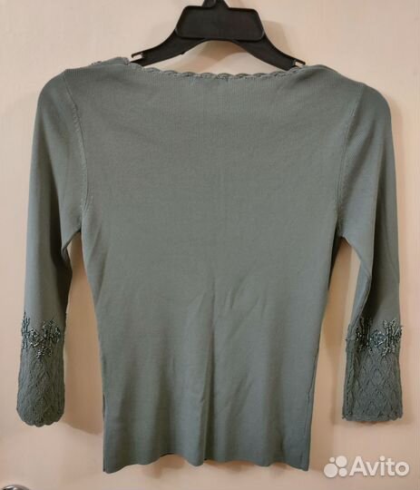 Кофточка женская с вышивкой