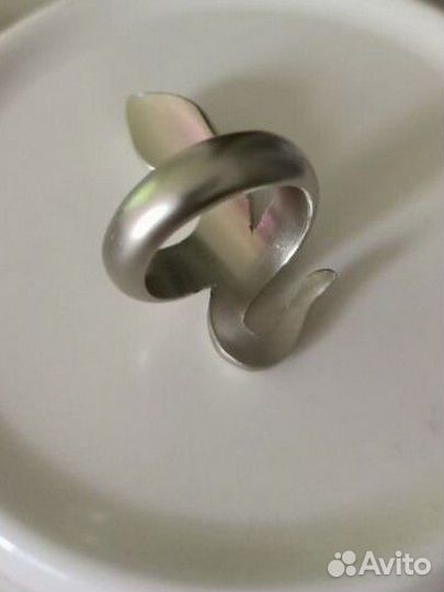 Кольцо змейка новое