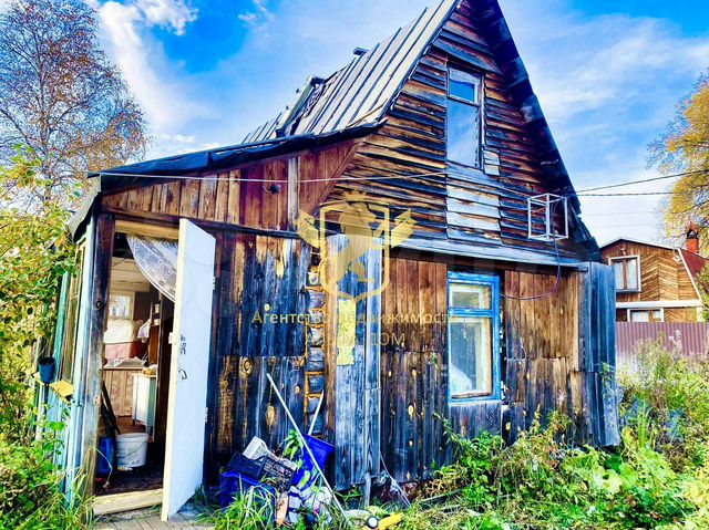 Дача 20 м² на участке 10 сот.