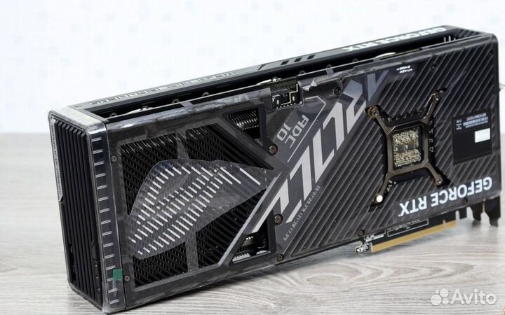 RTX 4090 Asus Rog Strix