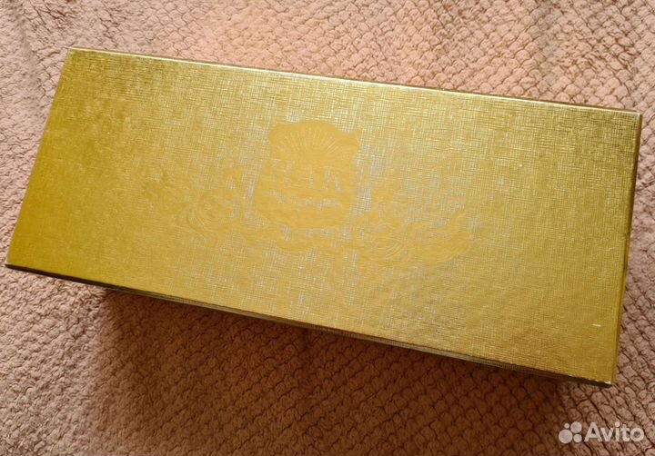 Хрустальная бутылка из под алкоголя