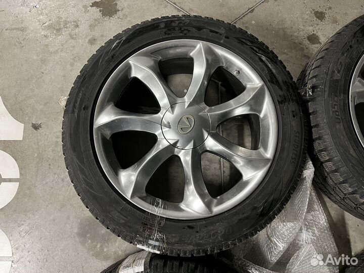 Диски infiniti r20 с зимней резиной toyo