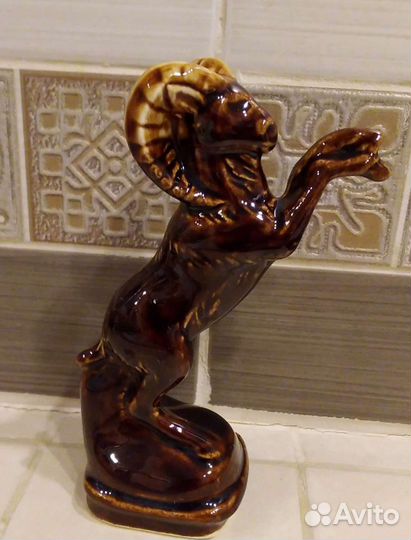 Статуэтка фарфор