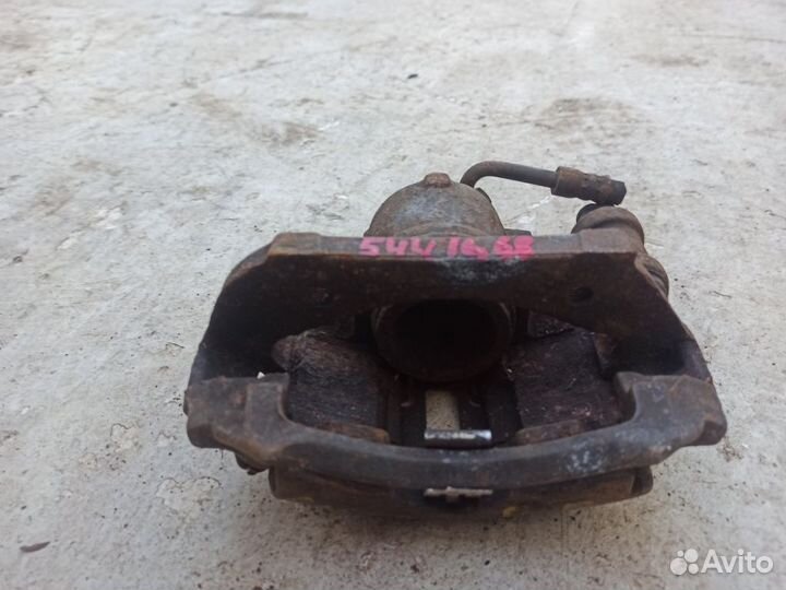 Суппорт передний правый