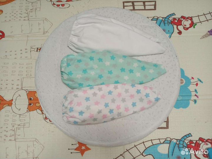 Матрас и наматрасник на круглую кроватку