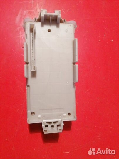 Блок предохранителей Mitsubishi Outlander