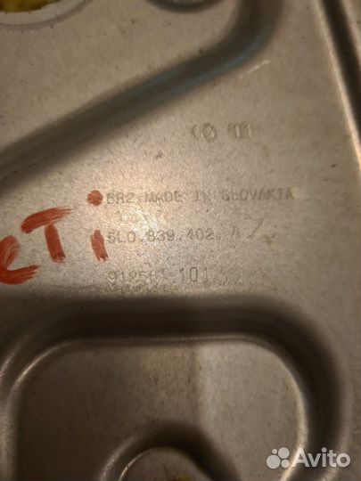 Стеклоподъемник задний правый Skoda Yeti 2011