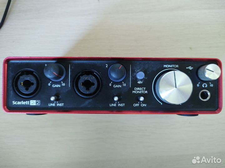 Внешняя звуковая карта focusrite scarlett 2i2