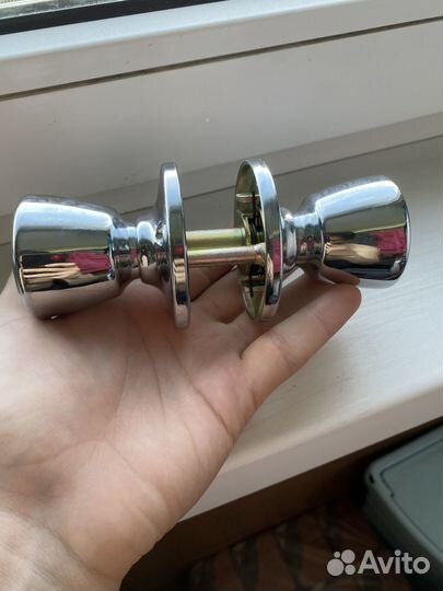 Замок дверной