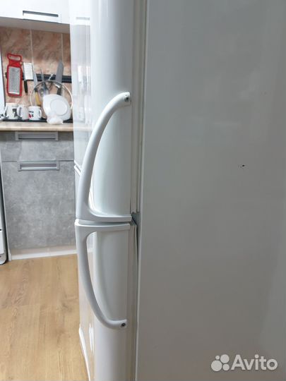 Холодильник бу indesit