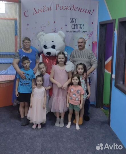 Зайка поздравляет