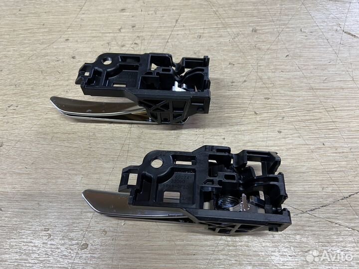 Ручка двери внутренняя левая Toyota Rav4 XA50