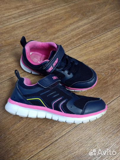 Кроссовки для девочки