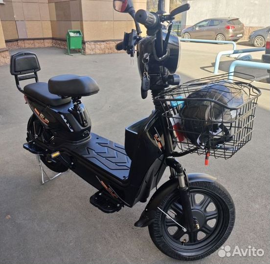 Скутер электро велосипед 450 ватт колесо.без прав