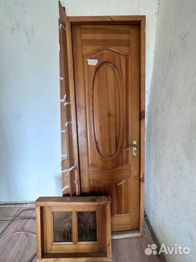 Дверь из массива дерева бу