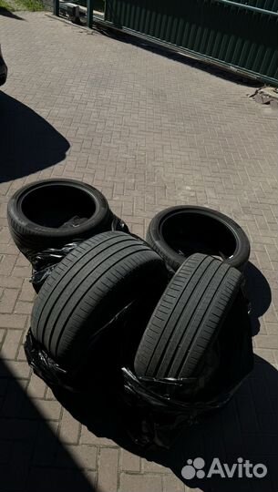 Pirelli P Zero 275/40 R21 и 315/35 R21 111Y