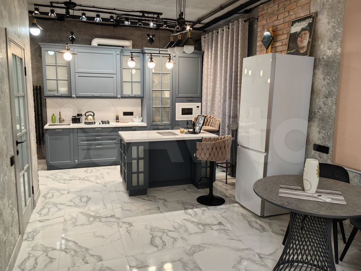 2-к. квартира, 102,2 м², 3/3 эт.