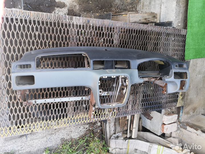 Торпедо панель на Honda Crv 1996-2002