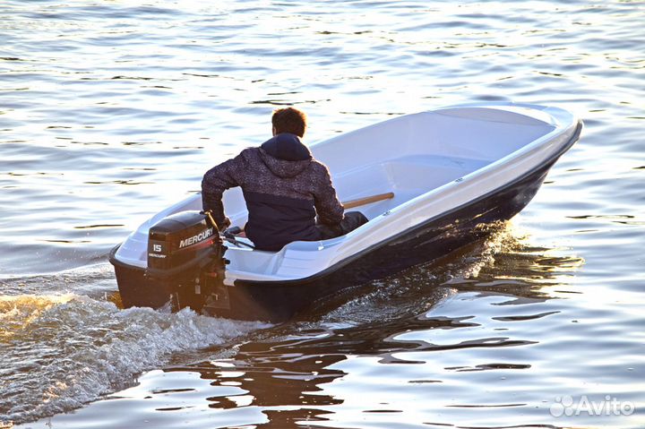 Новая моторная лодка Пингвин (тримаран) в наличии