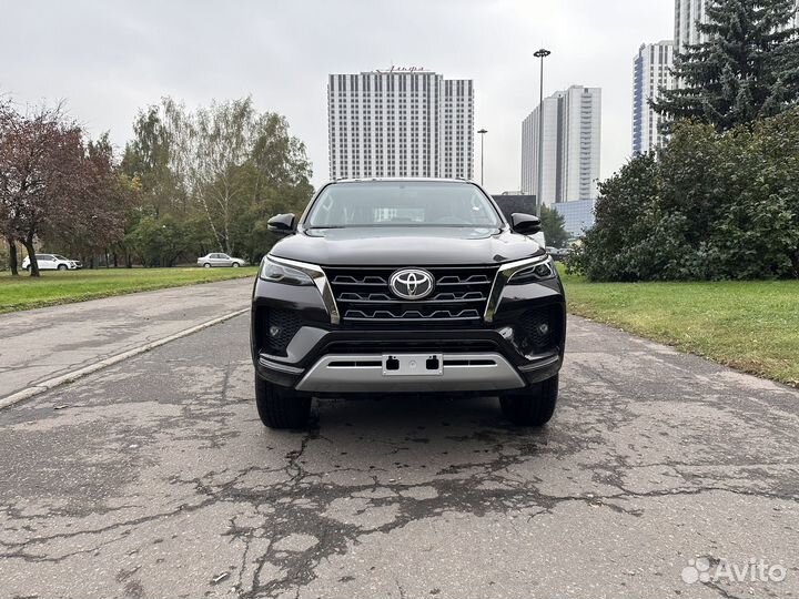 Toyota Fortuner 2.8 AT, 2022, 45 км