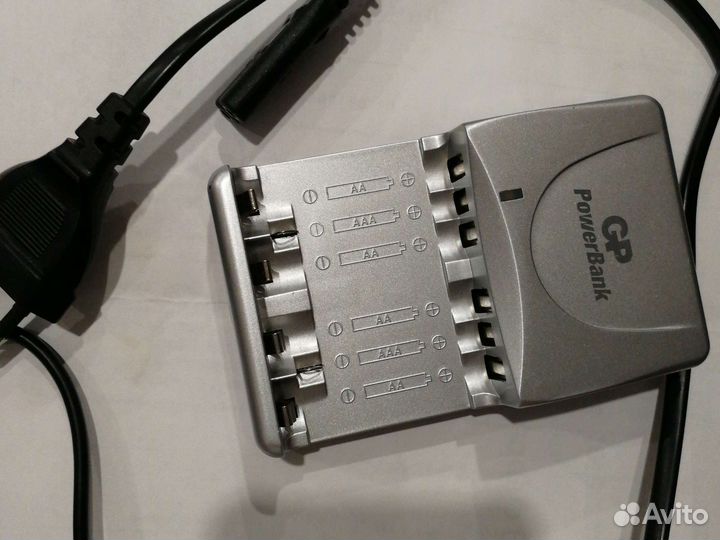 Зарядное устройство GP M520