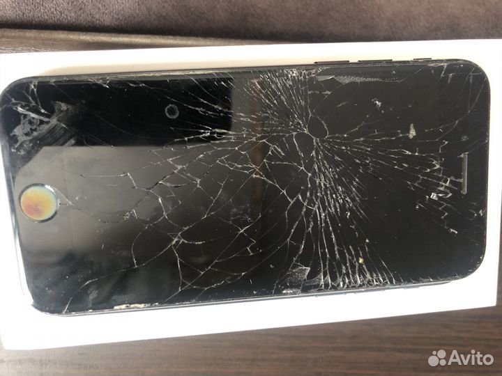 Телефон iPhone 7