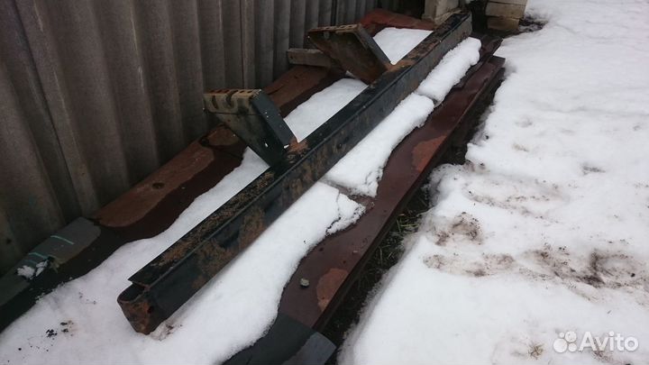 Бампер-брус задний маз