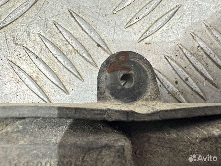 Кронштейн крепления бампера audi 80 b3 893807253