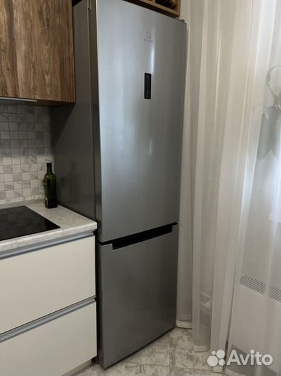 Холодильник indesit