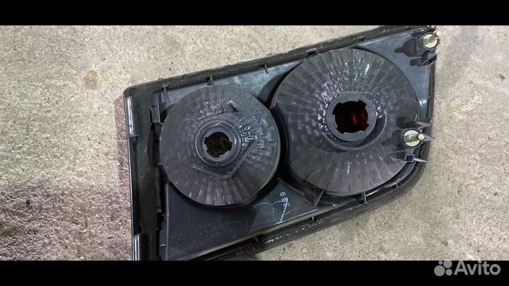 Фонарь крышки багажника левый Mazda 6 1