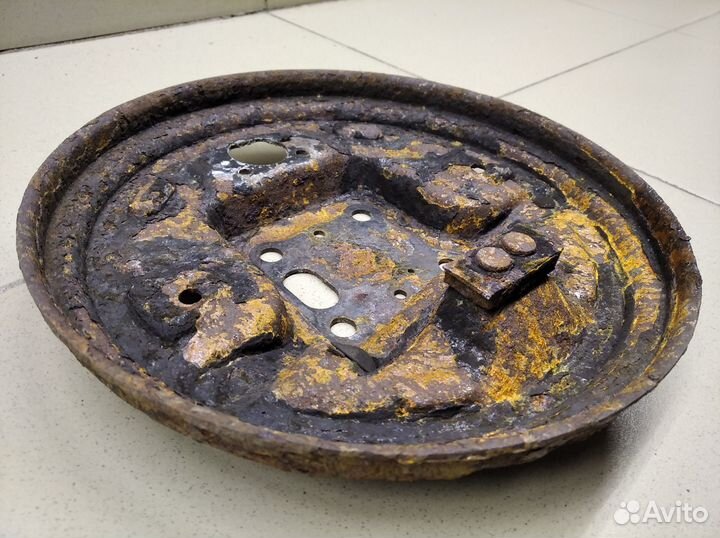 Щит опорный задний правый Fusion 2002-2012