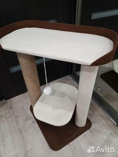 Когтеточка с лежанками для кошек