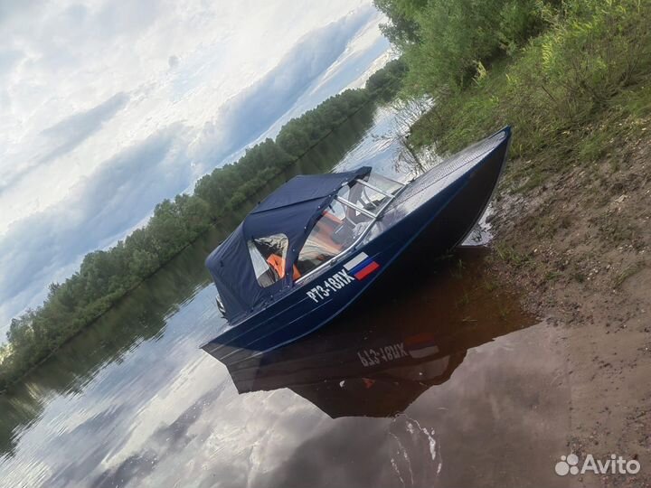 Лодка Днепр с мотором