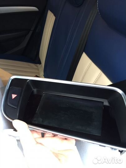 Магнитол на Ауди Q5 оргинал