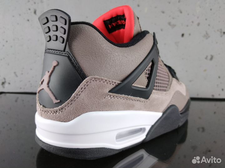 Nike Air Jordan 4